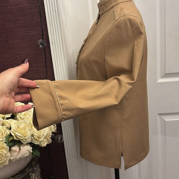 St.John Sport Chic Camel Button-Up Blouse, S - Picture 6 of 8